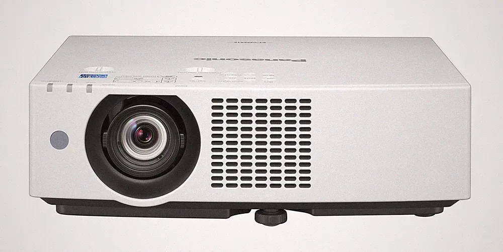 Panasonic PT-VMZ51SEJ LCD Laser Beamer 5200 Lumen