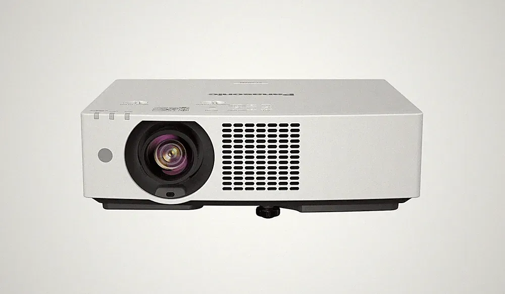 Panasonic PT-VMZ72EJ LCD Laser Beamer 7300 Lumen