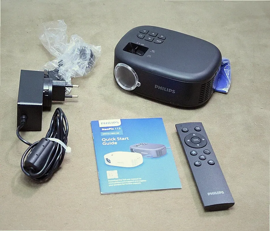 Philips NeoPix 113 True HD 720p Mini-Beamer Wi-Fi-Display
