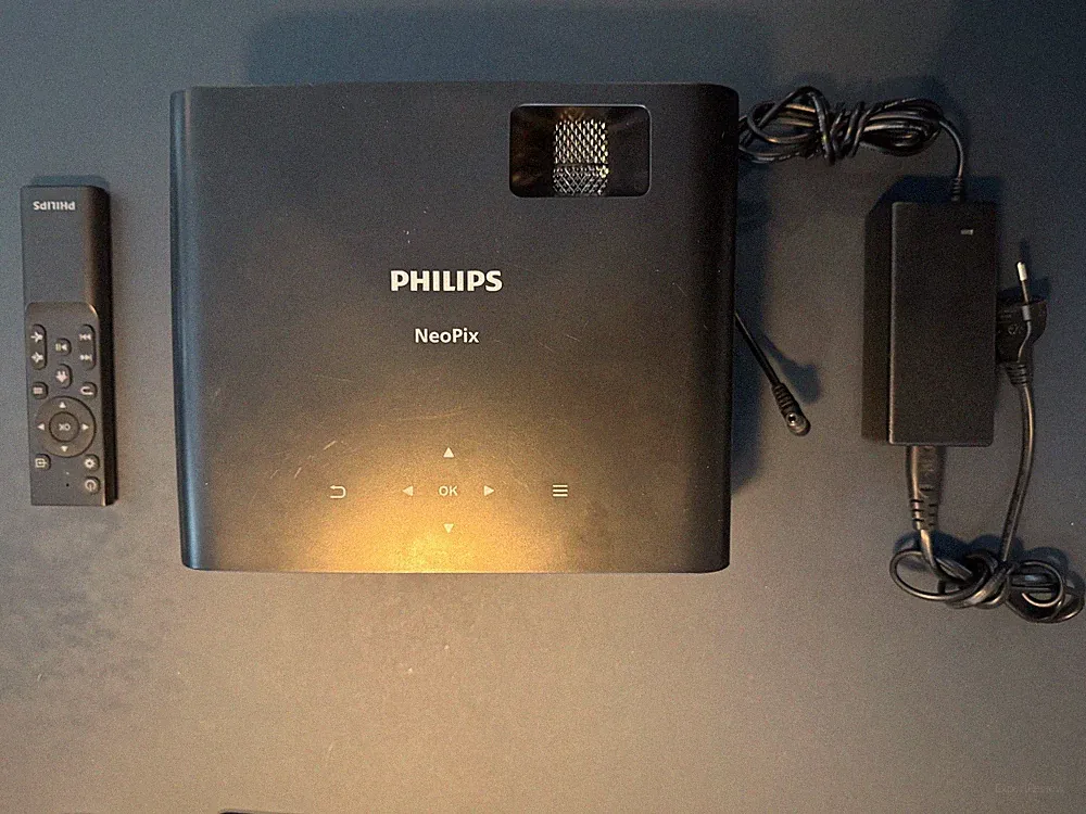 Philips NeoPix 120 Mini-Beamer | HD 720p | sehr leise | voll funktionsfähig