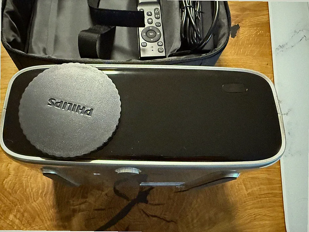 Philips NeoPix Prime 2 Heimkino Beamer, HDMI/USB, Fernbedienung, Tasche