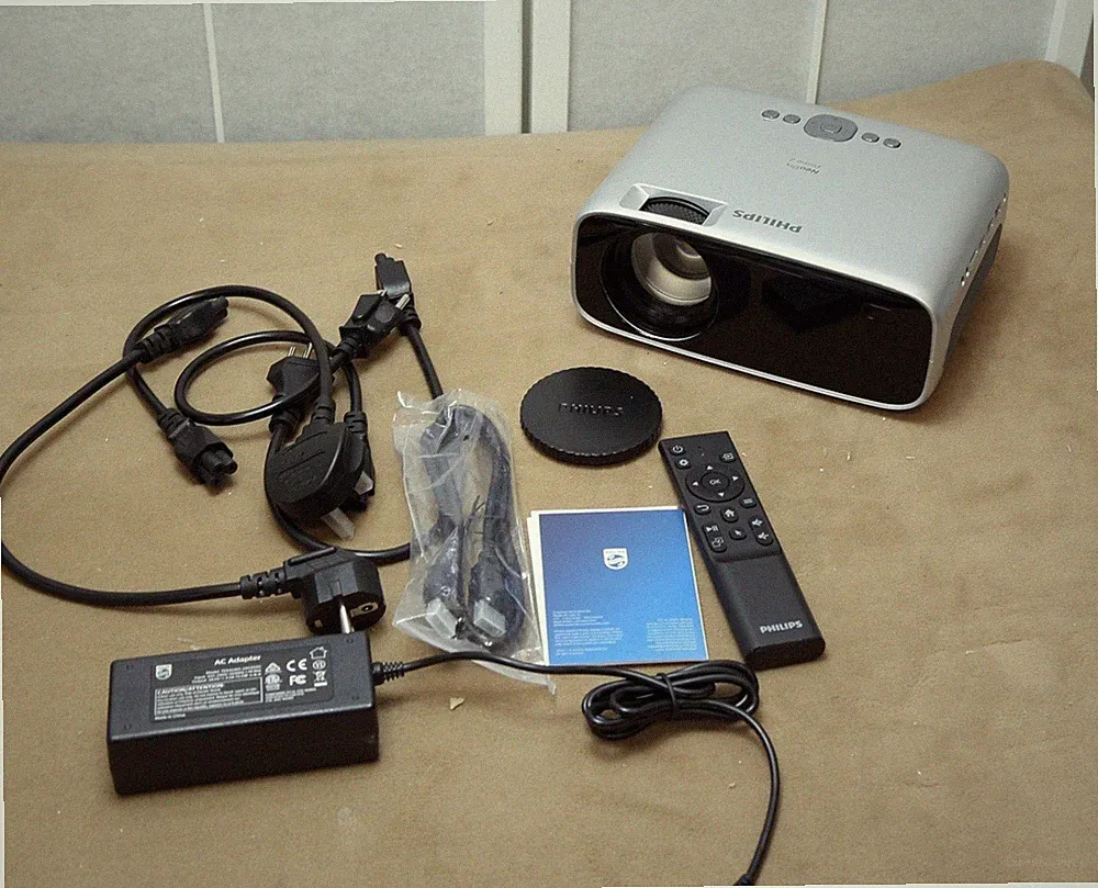 Philips NeoPix Prime 2 NPX542 Beamer 720p 180 ANSI Lumen