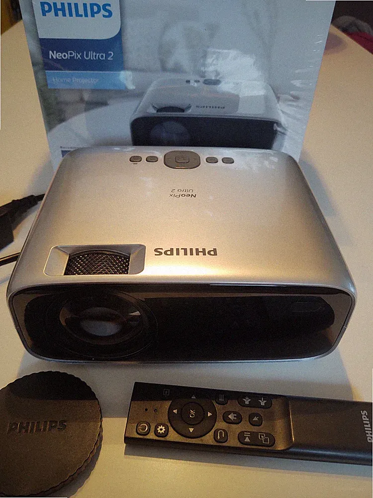 Philips NeoPix Ultra 2 Beamer Projektor 200 Lumen HDMI VGA Full-HD