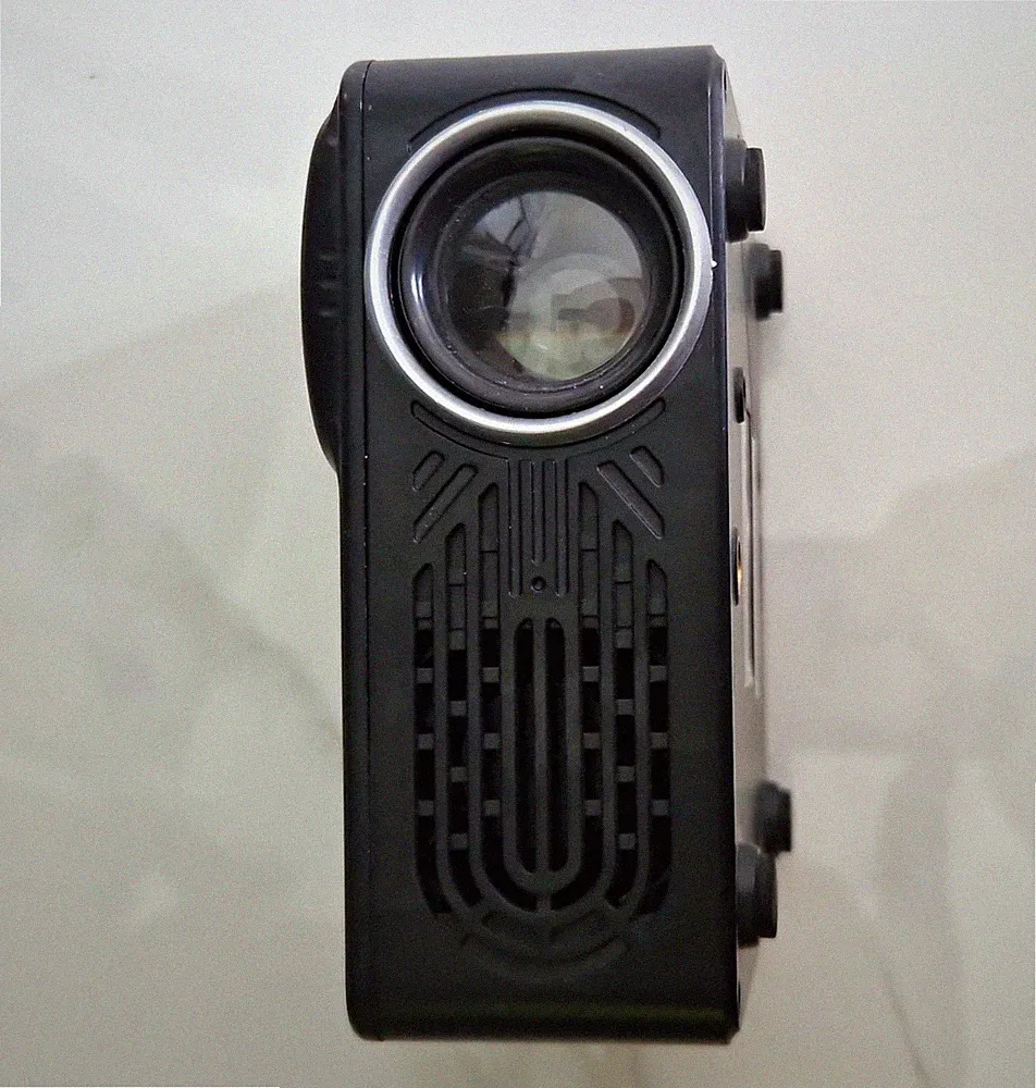 RD-814 LED Mini Projektor schwarz 16:9 800x480 max.1080p HDMI/USB tragbar