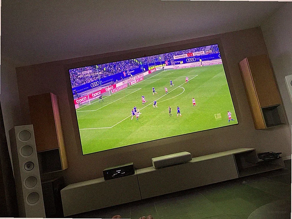 Samsung LSP9T | 120“ CLR Leinwand | 4K Triple-Laser Projektor