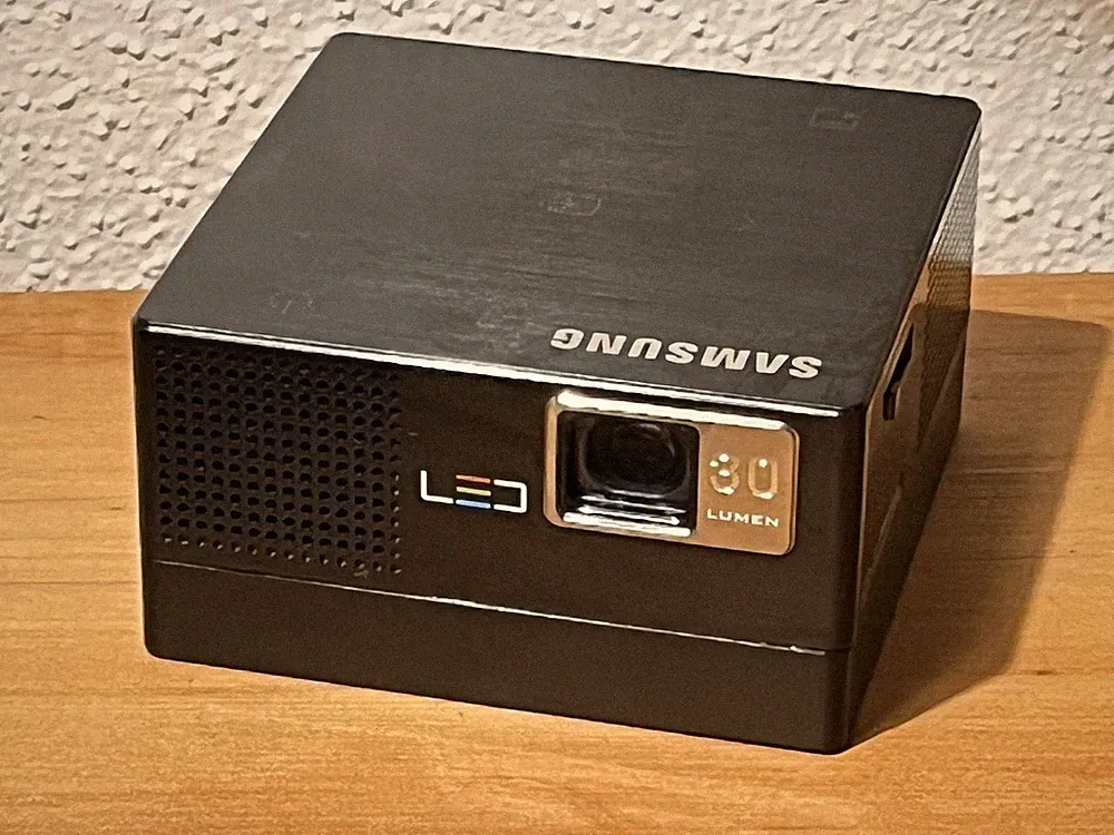 Samsung SP-H03 Pico Projektor Mini Pocket Taschen LED Beamer USB VGA DLP Anzeige