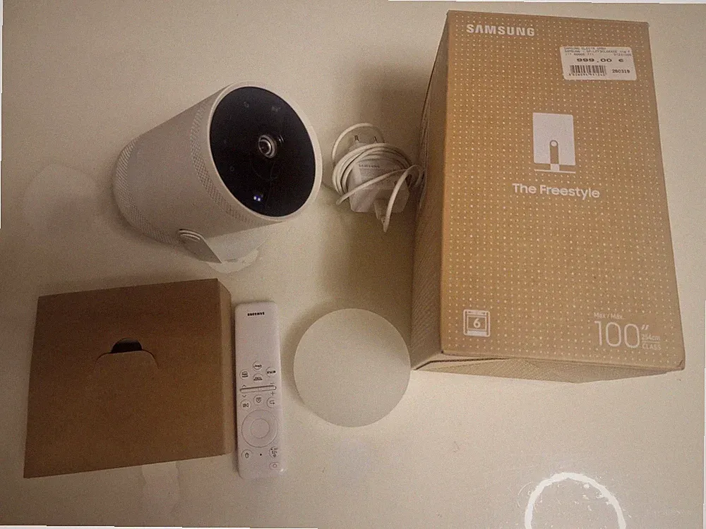 Samsung The Freestyle Projektor Beamer SP-LFF3CLAX 2nd. GEN LED Full HD