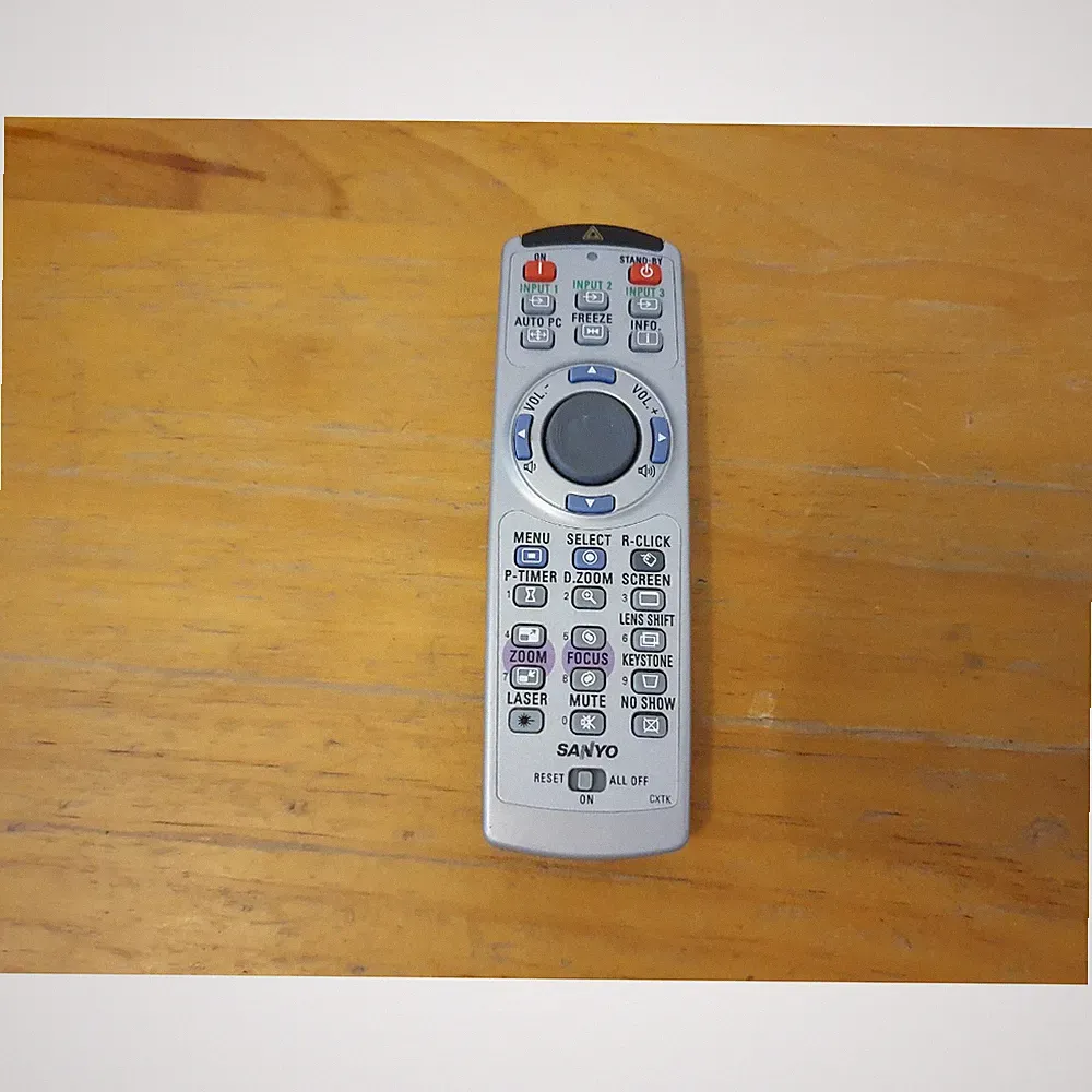 Sanyo CXTK Fernbedienung silber kabellos Infrarot für SPS ET30/L LCD Projektor