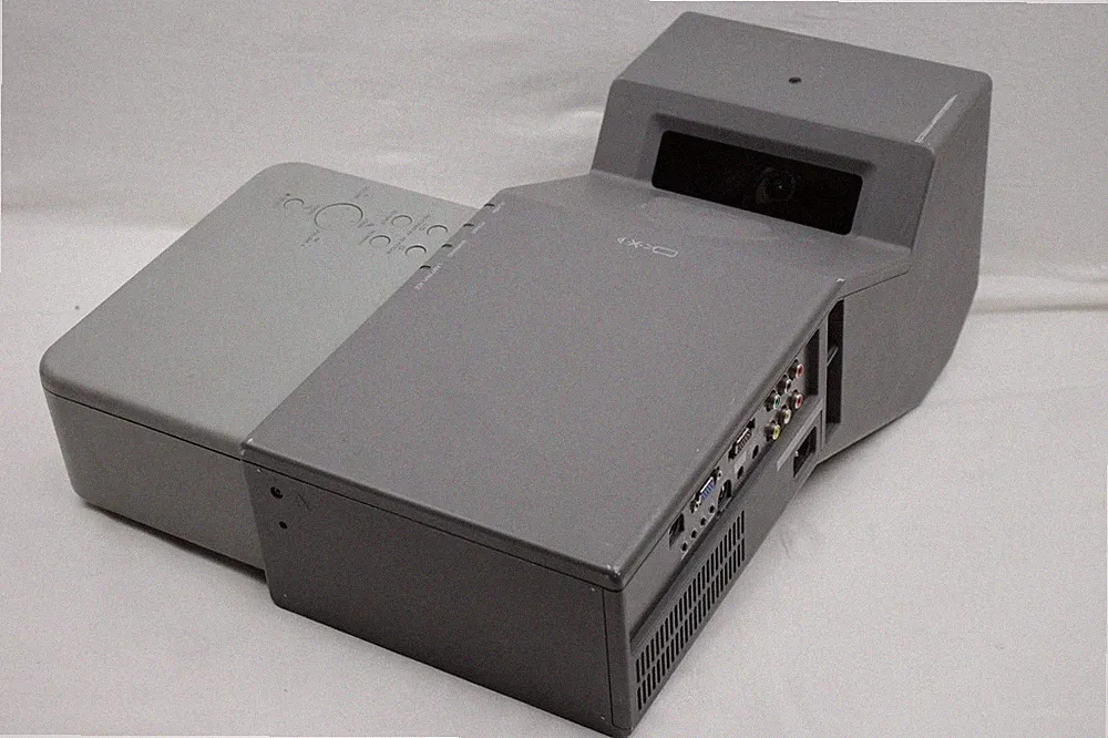 *Sanyo PLC-XL50*UKD UST Ultrakurzdistanz Beamer Projektor projector 0,778:1