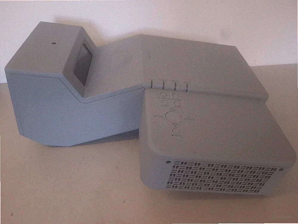 Sanyo PLC-XL50A UKD UST Ultrakurzdistanz Beamer Projektor projector 0,778:1