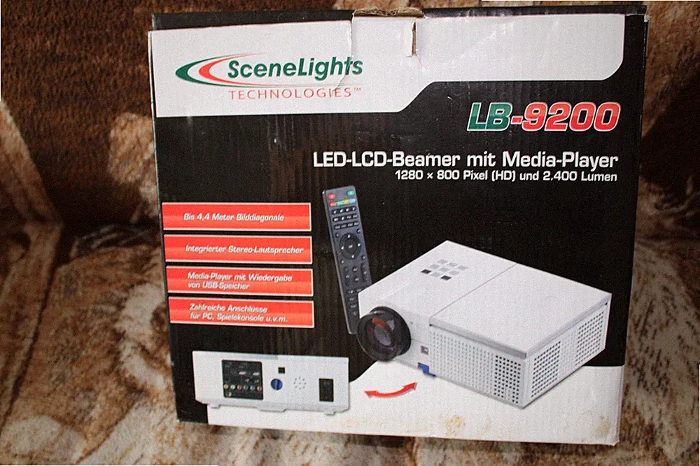 SceneLights LB-9200 LED-LCD-Beamer mit Media-Player