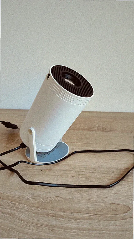 Smart Projektor UHD/4K, WiFi, Bluetooth, Netflix vorinstalliert, Heimkino Beamer