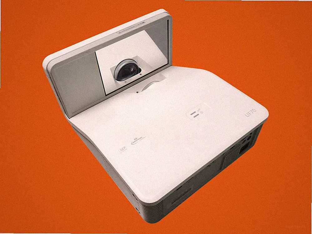 SMART UF70 DLP Kurzdistanz Beamer 3000 ANSI Lumen 1024x768, Gebraucht