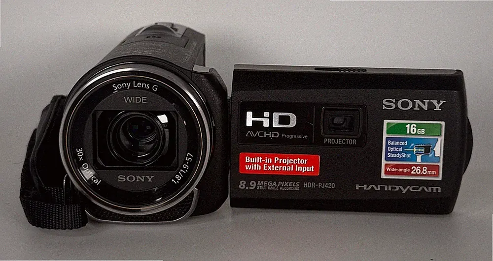 Sony HDR PJ420 Full HD Camcorder - integrierter Projektor