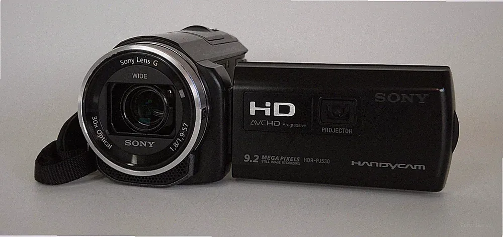 Sony HDR PJ530 [ Full HD Camcorder , integrierter Projektor, 30 fach opt. Zoom]