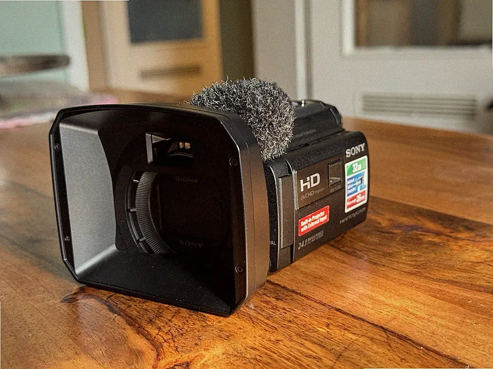 Sony HDR-PJ780VE Full HD Camcorder Handycam mit integriertem Projektor
