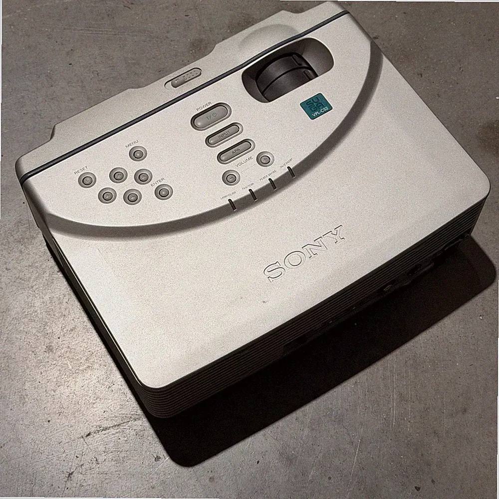 Sony VPL-CS2 LCD Datenprojektor Full Kit mit Koffer getestet & gewartet