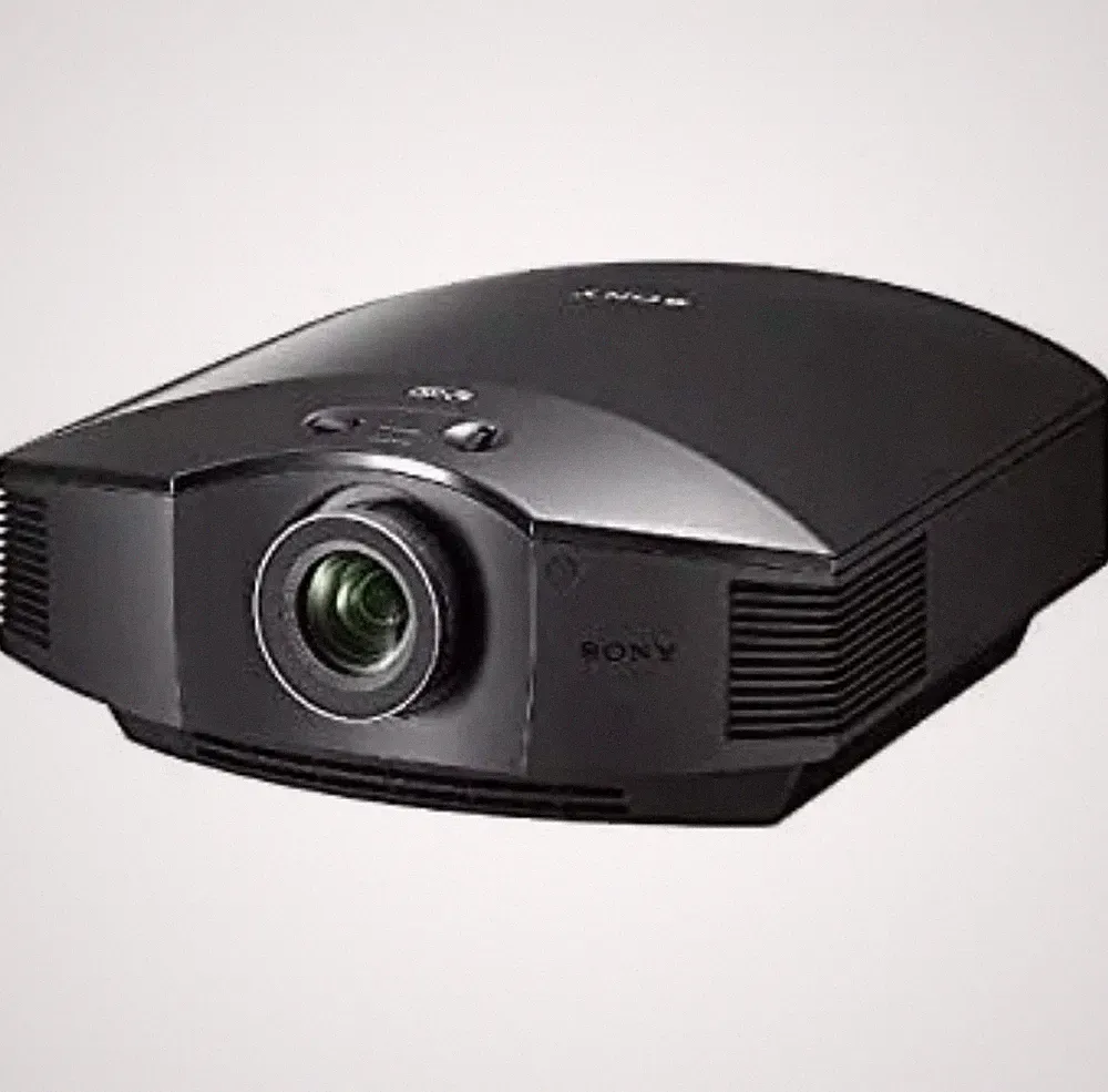 Sony VPL-HW60 Full HD 3D LCD Beamer 2 HDMI Ethernet Schwarz Gebraucht