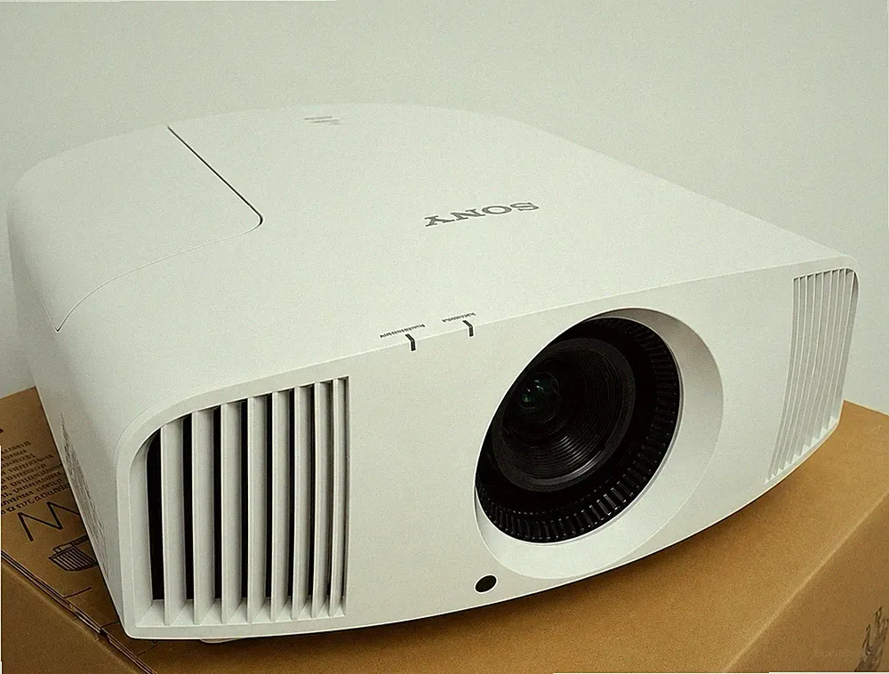 Sony VPL-VW260ES 4K HDR Heimkino Beamer Projektor | kalibriert | 3D | OVP