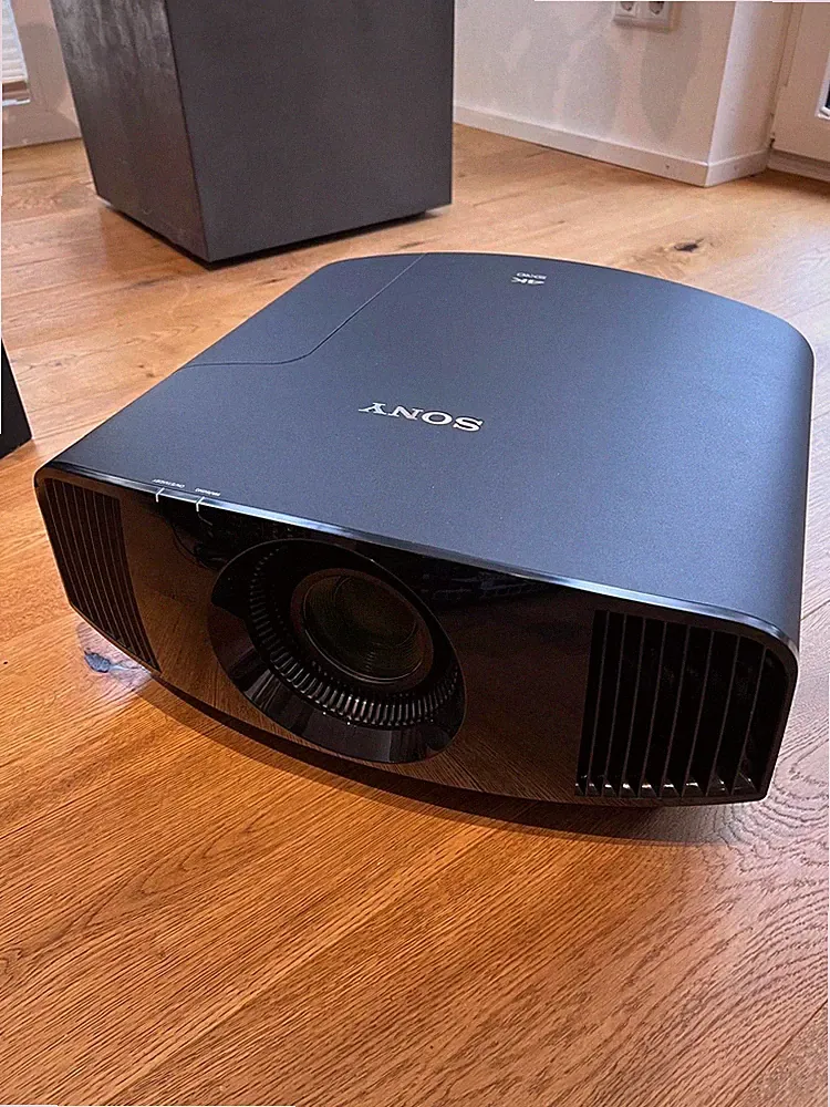 SONY VPL-VW270ES 4K 3D Beamer
