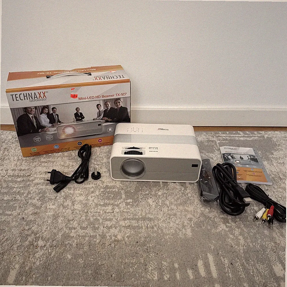 Technaxx Mini LED Beamer HD TX 127 mit Fernbedienung Heimkino Projektor USB HDMI