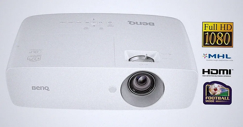TOP High End Full-HD Beamer BenQ TH683@ 3.200 AnsiLumen @HDMI @Nur 31h wie NEU
