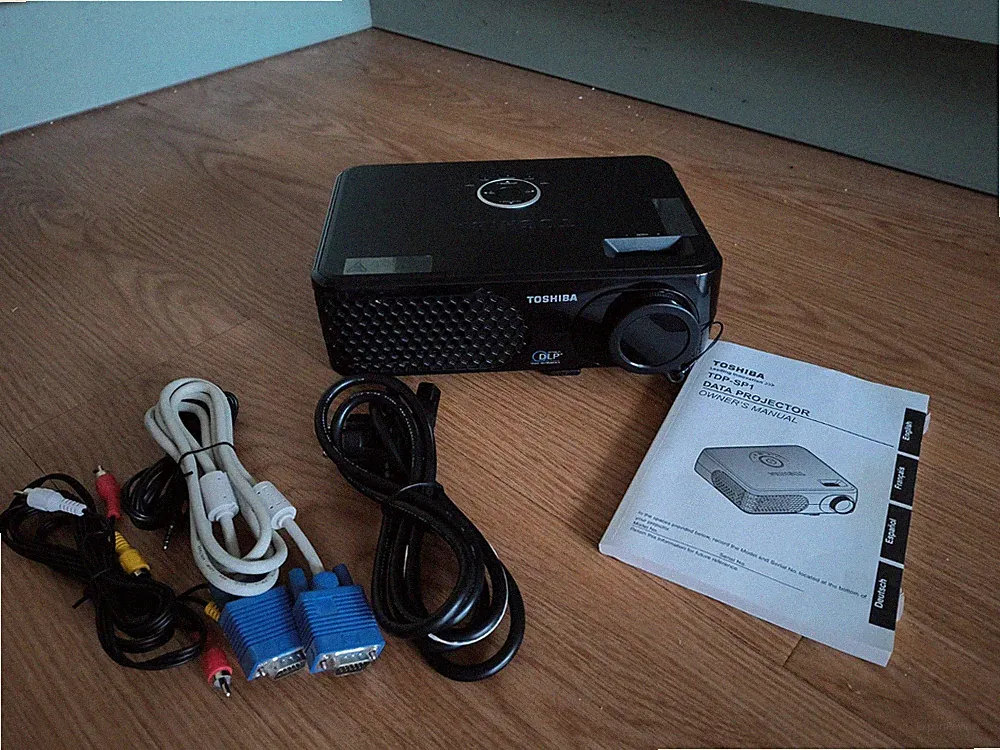 Toshiba TDP-SP1 DLP Beamer | nur 117h Lampenstunden | Top Zustand