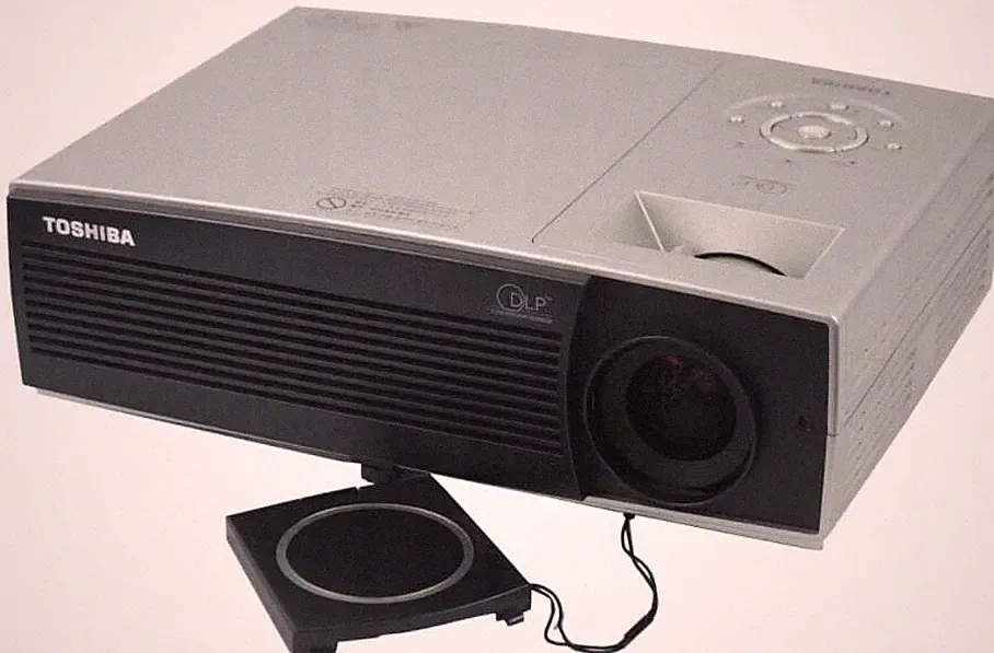 Toshiba TDP T95 Business Beamer XGA 96 Arbeitsstunden #96