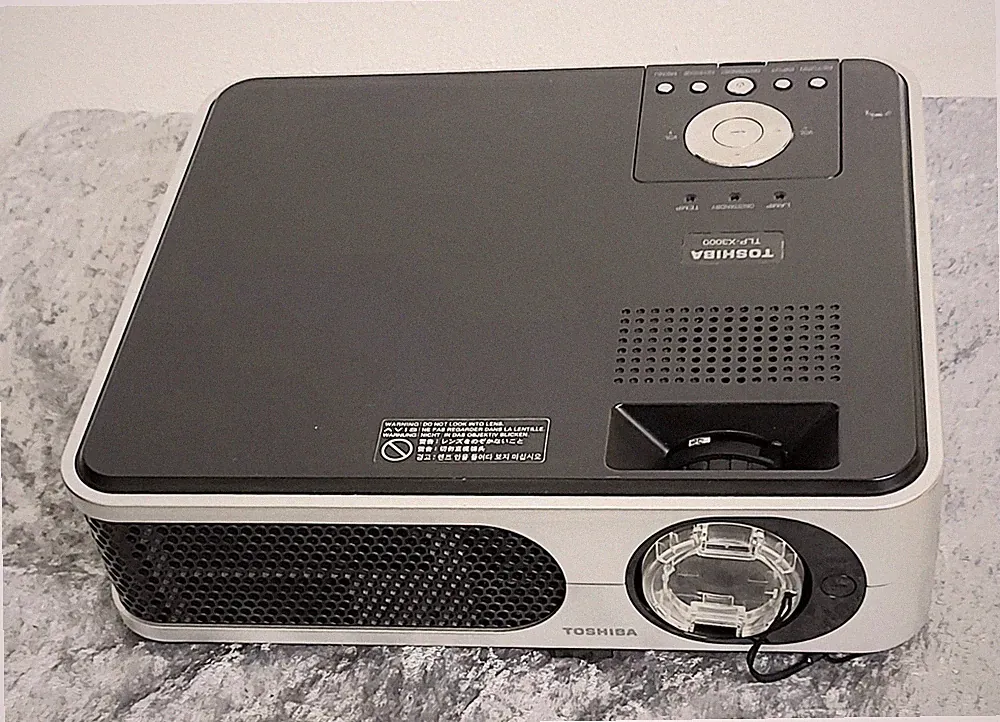 Toshiba TLP-XC3000A LCD Beamer - Top Zustand