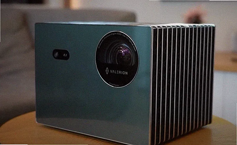 Valerion VisionMaster Pro 2 | 4K RGB Triple Laser Beamer
