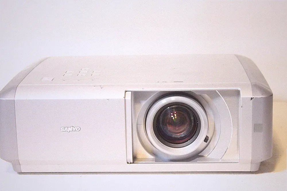 Videoprojektor SANYO PLV-Z4 HDMI 3 LCD Full HD HDMI 16:9 1280x720 TOP
