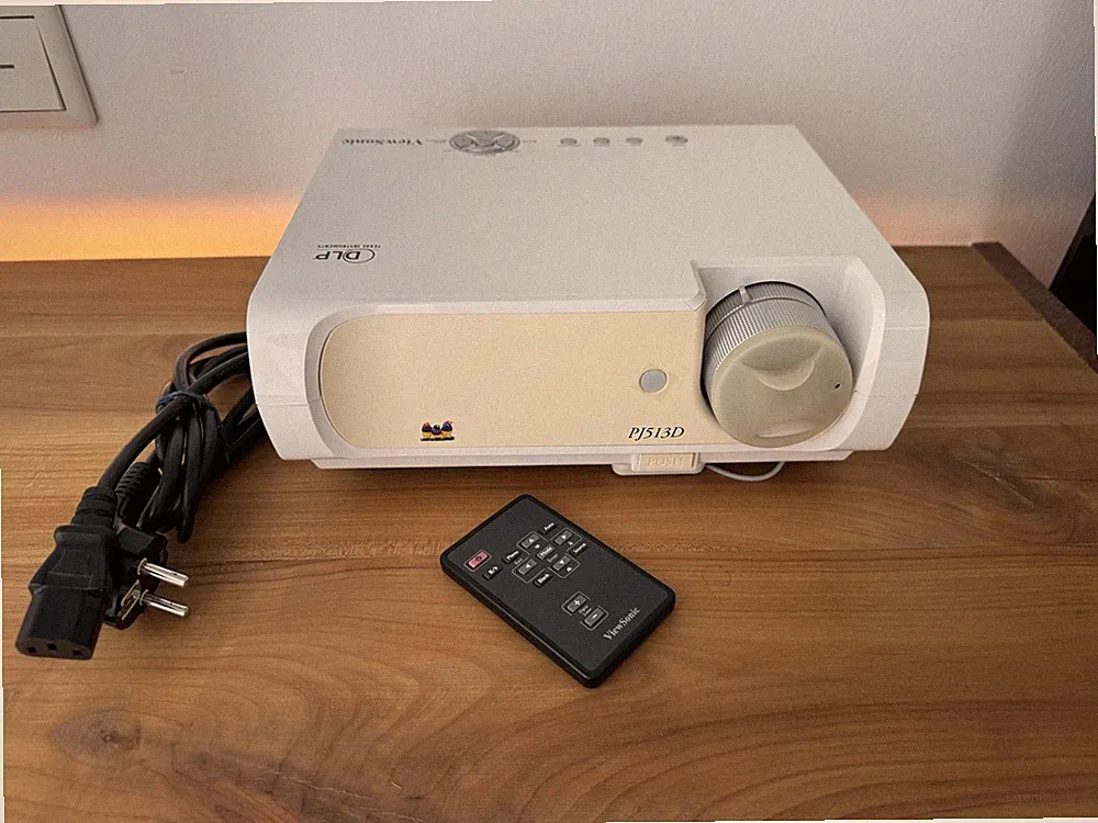 ViewSonic PJ513D DLP Beamer