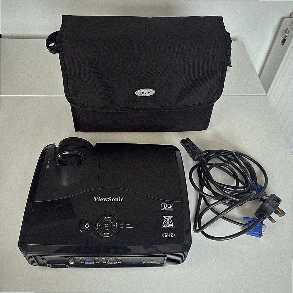 Viewsonic PJD5523 HDMI 3D DLP Projektor, Wide XGA, ohne Fernbedienung - Top Zustand