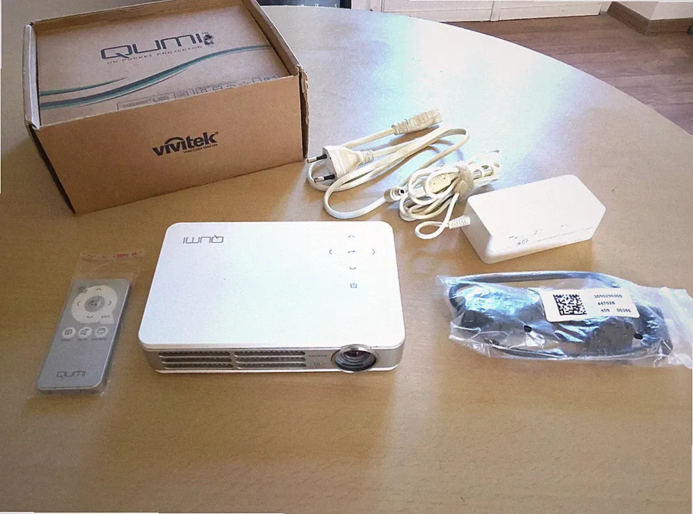 Vivitek Qumi Q2 Lite-W DLP Beamer Taschenprojektor LED HD