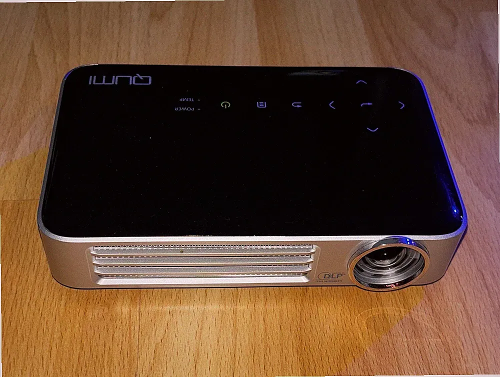 1280 x 800 Taschen-Beamer