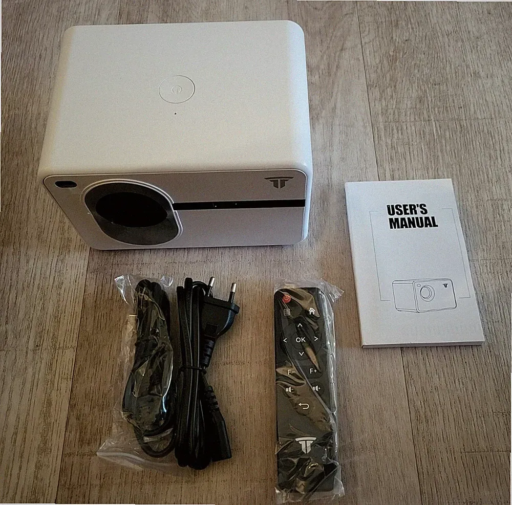 Wielio Mini-Beamer mit WiFi und Bluetooth NEU & OVP