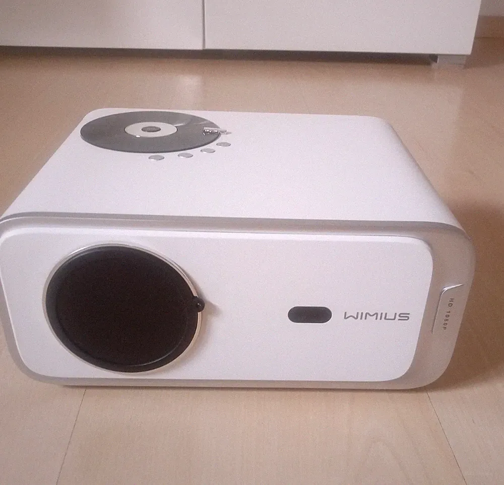 WiMiUS P63 Heimkino Beamer – absolut NEU-wertig, nur ca. 10 Std. genutzt!