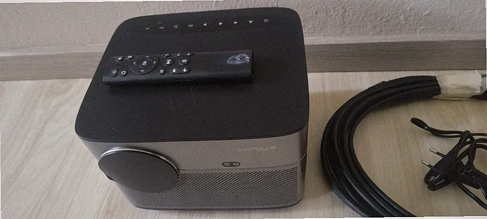 WIMIUS P64 LCD Heimkino-Beamer 1080p 16:9 Bluetooth 12000 Lumen Set