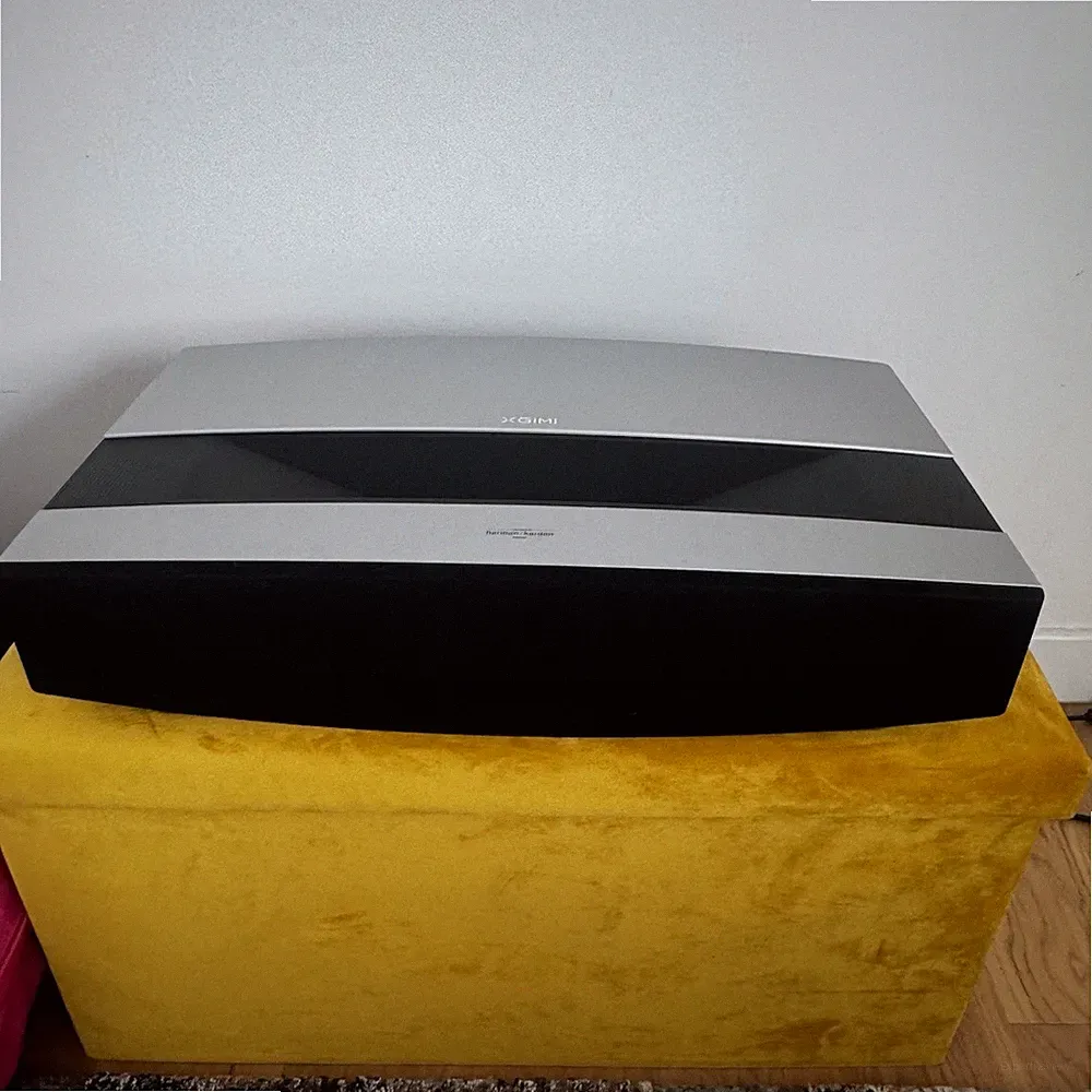 XGIMI AURA XM03A Ultra-Kurzdistanz 4K DLP 2400 ANSI Android harman/kardon