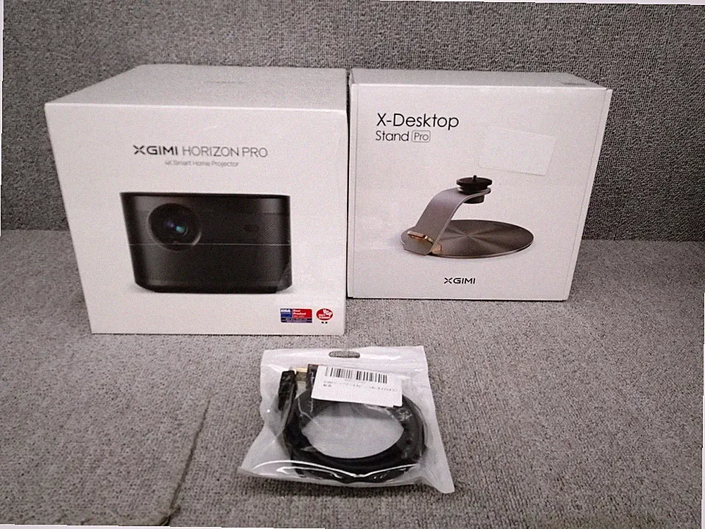 XGIMI Horizon Pro Beamer DLP 1500 Lumen ungeöffnet mit Ständer & HDMI