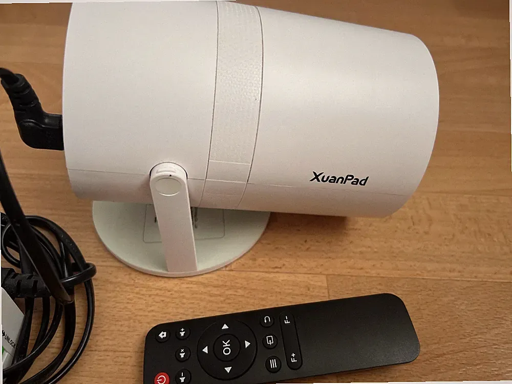 XuanPad Mini Beamer 1080P WLAN Bluetooth Projektor portable Heimkino