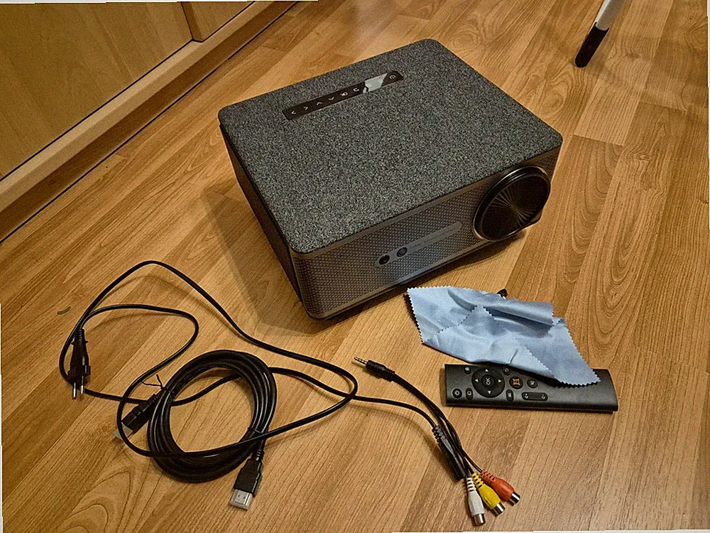YABER ACE K1, 1080P Full HD Heimkino Beamer 4K fast neuwertig
