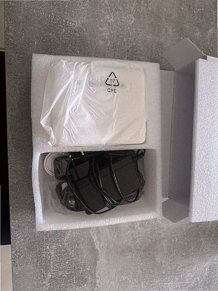Yoton Y3 Mini-Beamer (7500 Lumen, HD-Ready, 720 p, 1080 p-kompatibel) mit HDMI