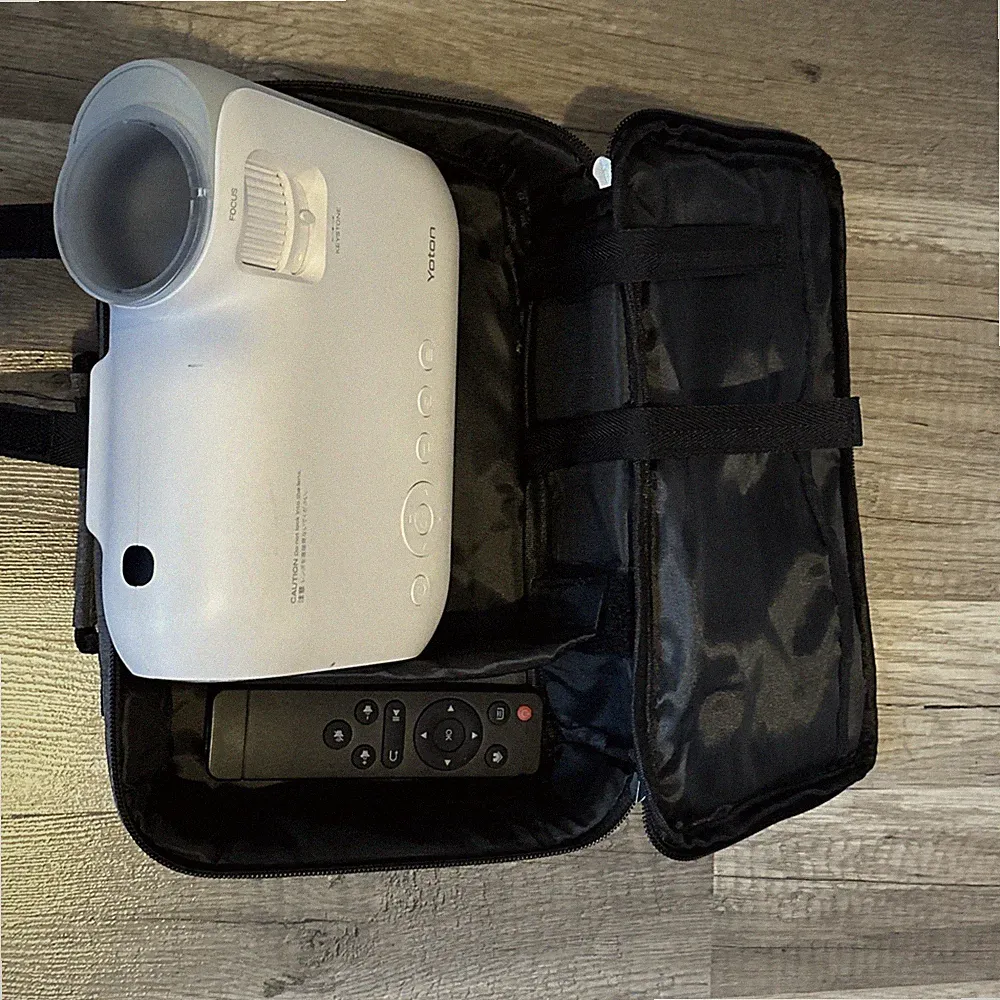 Yuton Mini Beamer Vollständig + USB C Adapter und Tasche